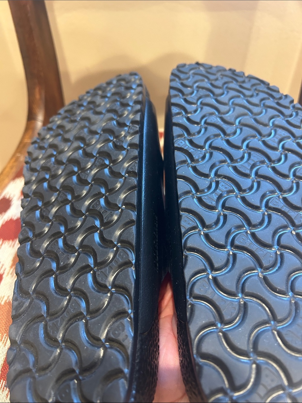 Birkenstocks Men's Black Two-Strap Slide Plastic Sandals Sz 9 - Picture 4 of 4